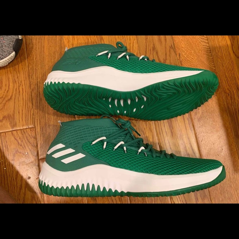 NEW Men’s Dame Lillard 4 basketball shoe